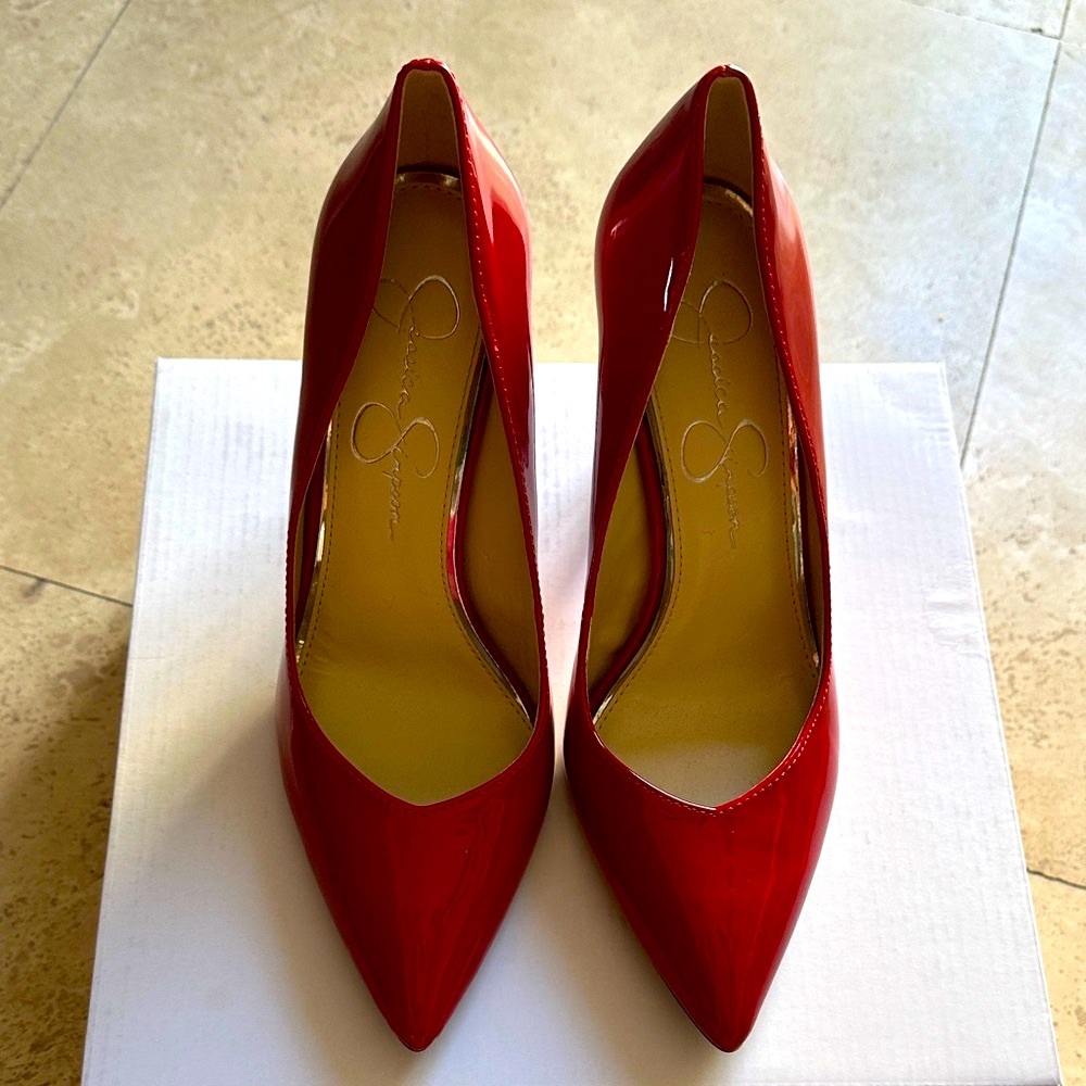 Red Heels ๐ - Picture 2 of 4